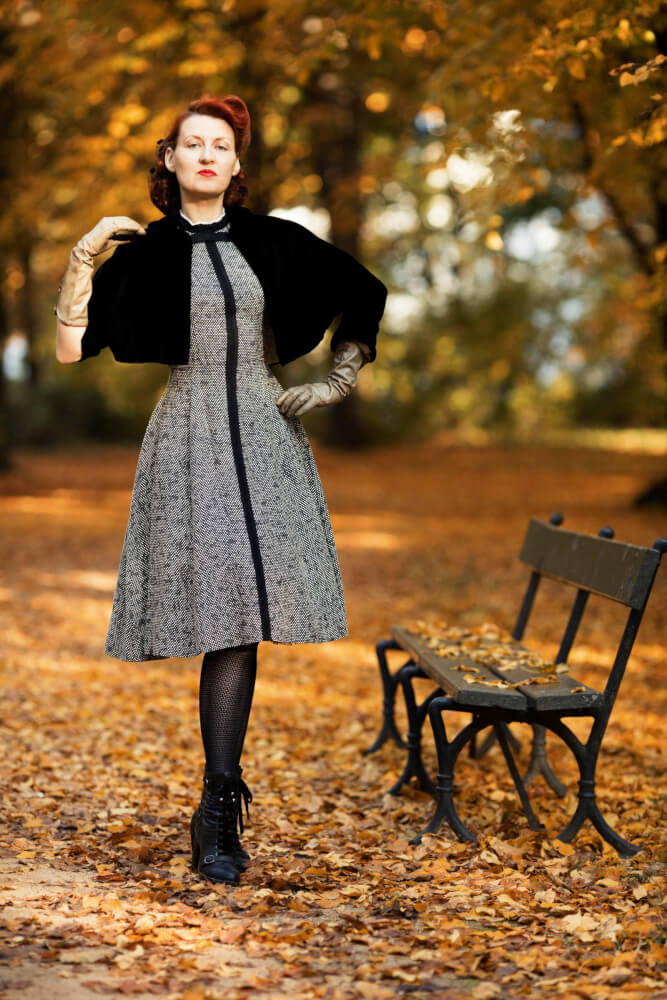How to Dress in 1950s Clothing in Autumn - It's Beyond My Control