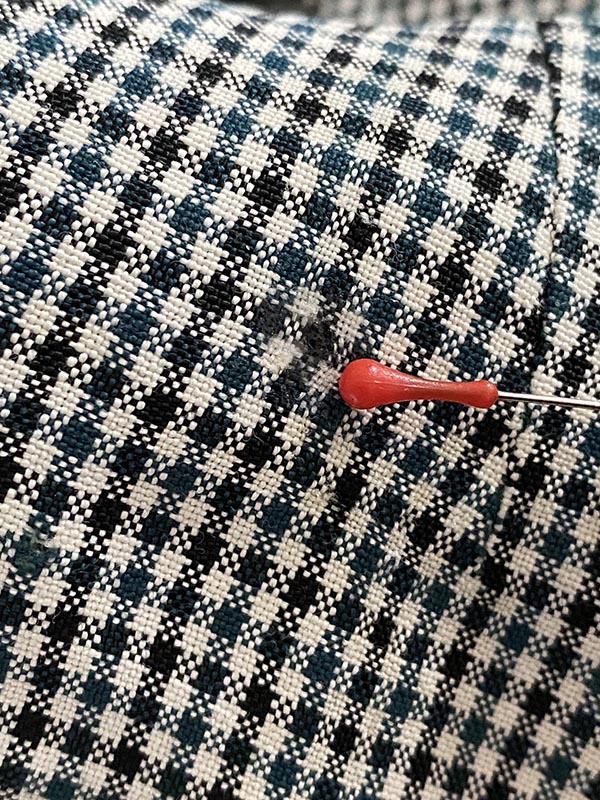 Fix a hole in your clothes without sewing