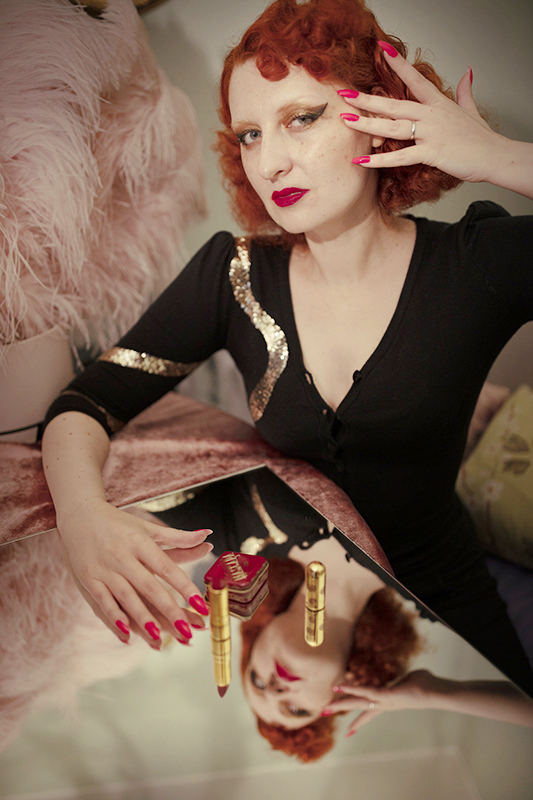 How to create a femme fatale makeup. Makeup ideas for a vintage femme fatale.
